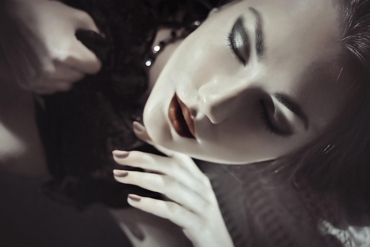 顔の産毛を剃るデメリットとは何ですか？